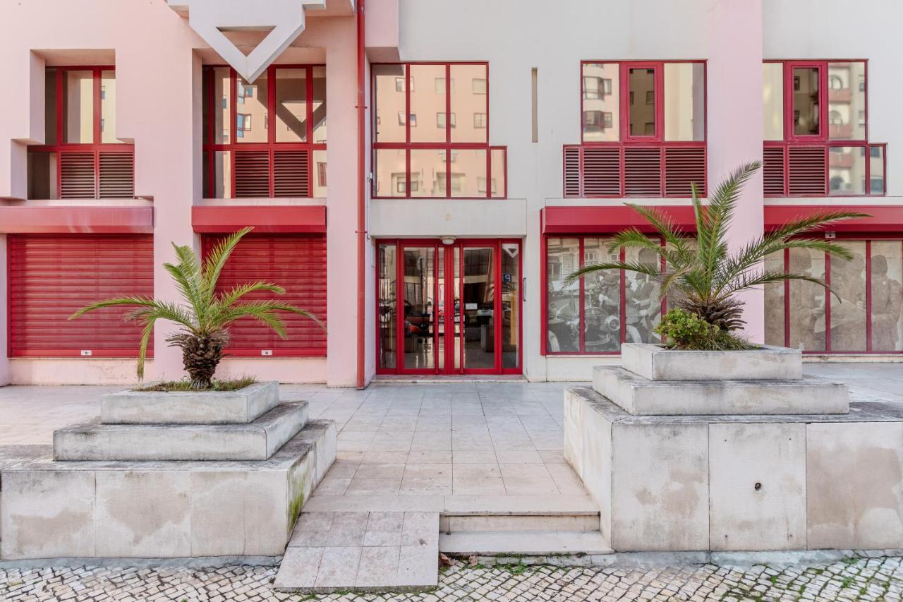 Elegant 3 Bedroom Apt - City Centre - Garage - Metro Lisboa Екстериор снимка