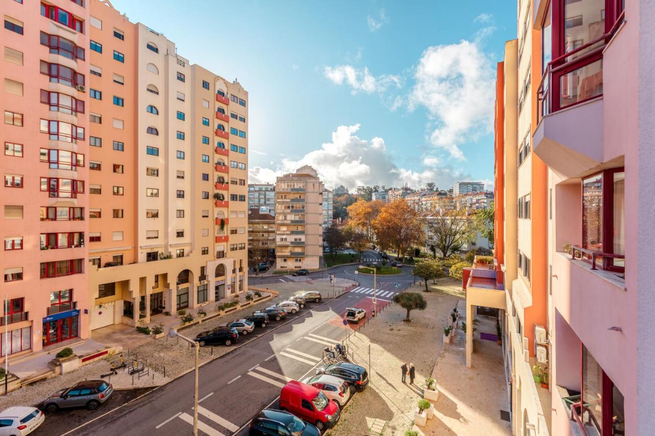 Elegant 3 Bedroom Apt - City Centre - Garage - Metro Lisboa Екстериор снимка